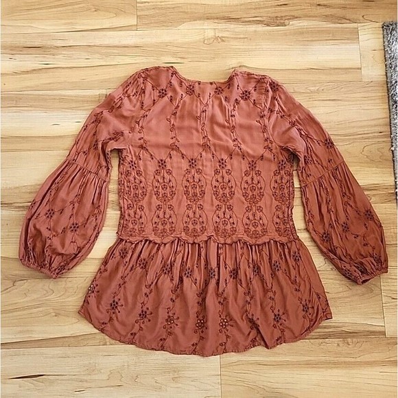 American Eagle Boho Eyelet embroidery Tunic Top Size XS Rust Tie V Neck Blouse - Picture 4 of 8